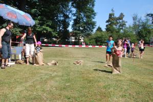 Kind beim Sackhüpfen | Bild: SPD Teublitz