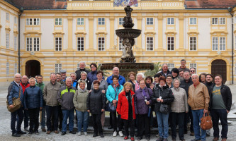 Gruppenbild vor dem Stift Melk | Bild: SPD Teublitz