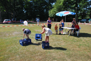 Kinder beim Bierkistengehen | Bild: SPD Teublitz