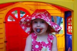 Fraeulein in ihrem neuen Gartenhaus | Bild: SPD Teublitz