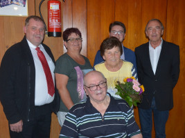 Die Jubilare Irene und Georg Frey mit den Bürgermeisterkandidaten und den Ehrengästen | Bild: Andreas Michalski