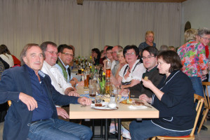 Ehrentisch MdB Marianne Schieder und MdL Franz Schindler beim Teublitzer Starkbierfest | Bild: SPD Teublitz