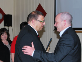 Joachim Wolbergs gratuliert Gawinowski | Bild: Andreas Michalski