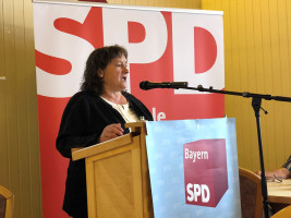 Marianne Schieder bei Ihrem Vortrag | Bild: SPD Teublitz