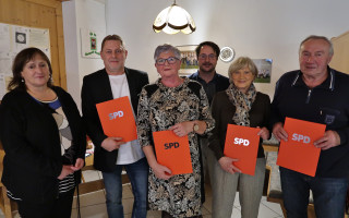 Ehrung für langjährige SPD-Mitgliedschaft v.l. M. Schieder, J. Siffler, R. H-Reisinger, M. Haberl, K. Damm, J. Liebl | Bild: SPD Teublitz
