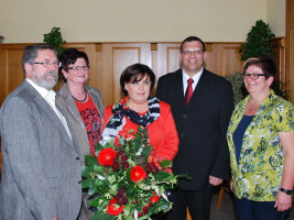 Die Ortsvorsitzenden mit dem Kandidaten und dessen Lebensgefaehrtin | Bild: Andreas Michalski