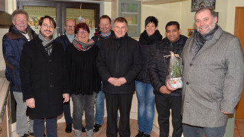 Besuch bei Pfarrer Hirmer und Pater John | Bild: Andreas Michalski