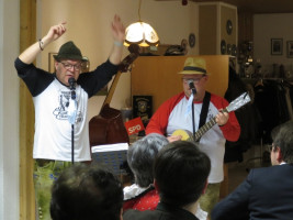 Schmarrnkerl und Funkerl in Aktion | Bild: SPD Teublitz