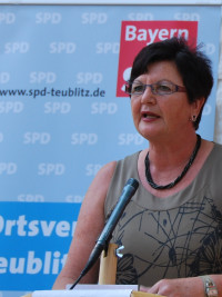 Vorsitzende Romy Hermann-Reisinger bei Ihrer Begrüßung | Bild: SPD Teublitz