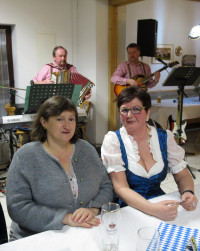 MdB Marianne Schieder mit der Ortsvorsitzenden Romy Hermann-Reisinger | Bild: SPD Teublitz