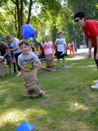 Alle Kinder hatten beim Sackhüpfen viel Spaß | Bild: SPD Teublitz